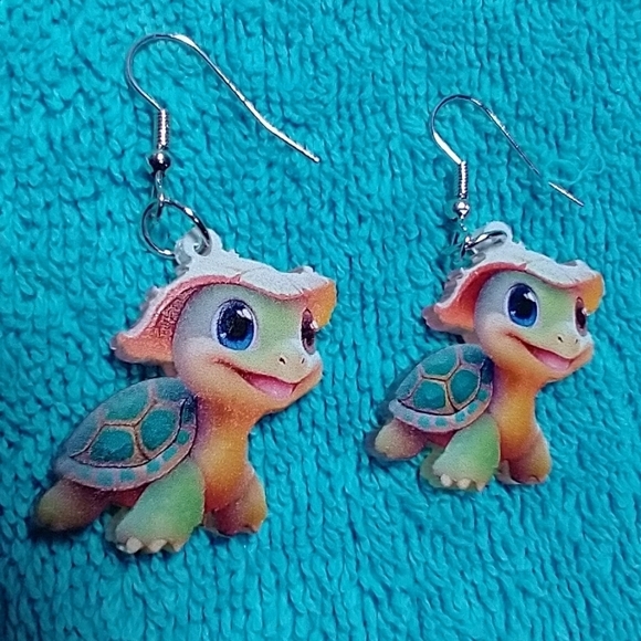 Cute smiling turtle wire dangle earrings yellow green blue - Picture 3 of 3